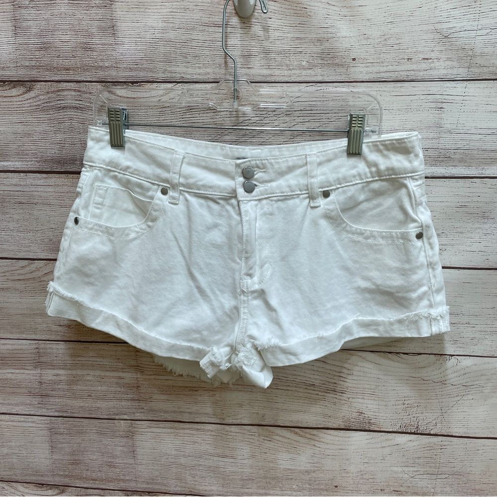 PTCL CUTOFF WHITE SHORTS‎